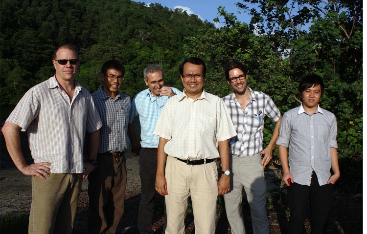 Dr-Timothy-William-leading-the-research-team-out-at-the-research-sites-in-Sabah-with-collaborators-from-the-Menzies-School-of-Health-Research-Darwin-Australia.jpg