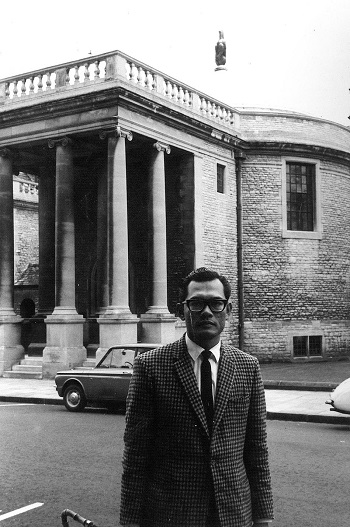 Dato-at-Rhode-s-House,-Oxford-1969.jpg